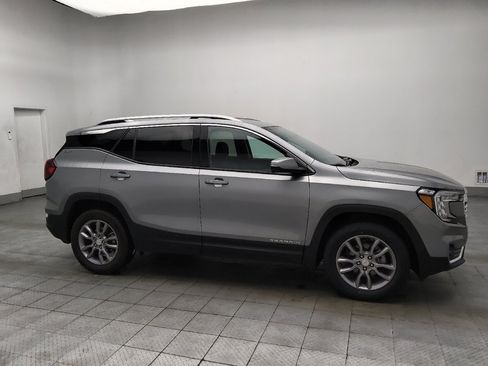 Used 2024 GMC Terrain SLT AWD/4WD image 11