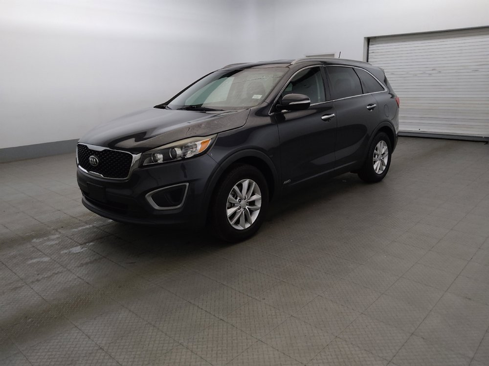 Used 2017 Kia Sorento AWD image 2