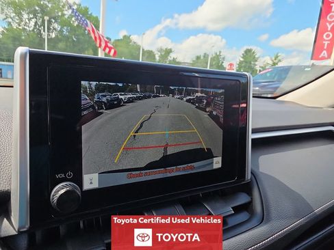 Certified 2023 Toyota RAV4 LE AWD/4WD image 19