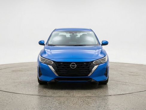 Used 2025 Nissan Sentra SV image 2