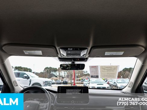 Used 2025 Mitsubishi Outlander SE image 63