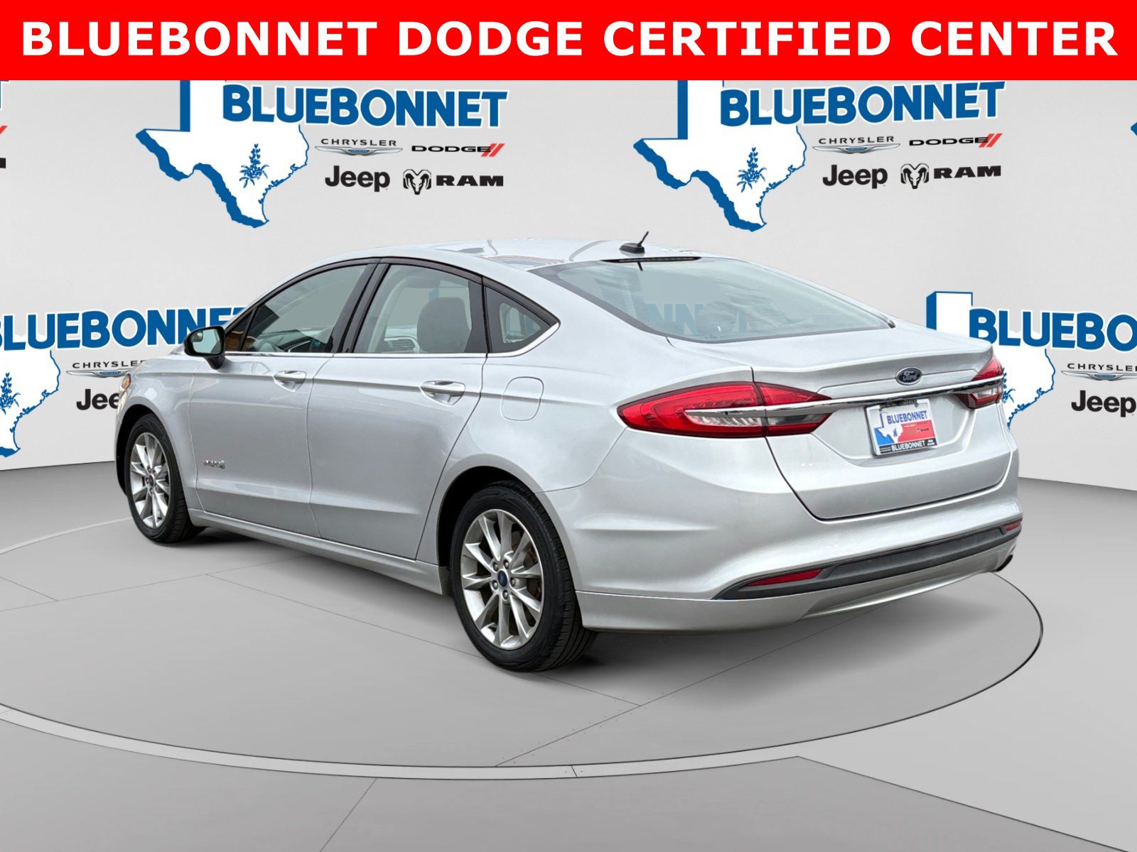 Used 2017 Ford Fusion SE FWD image 7