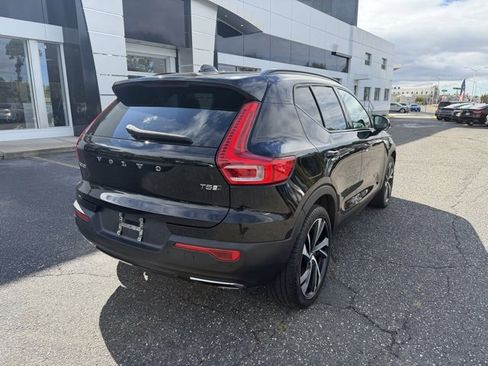 Used 2020 Volvo XC40 T5 R-Design image 13