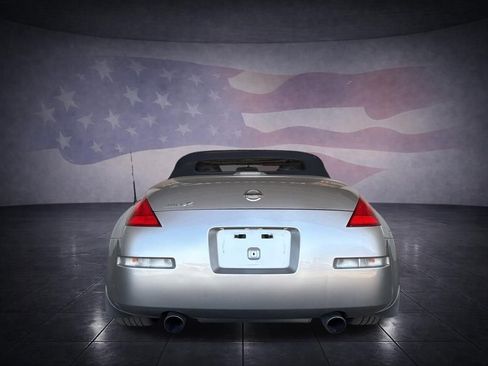 Used 2004 Nissan 350Z Touring RWD image 4