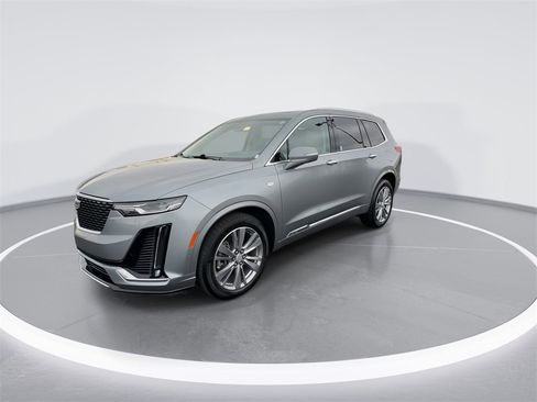 Used 2024 Cadillac XT6 Premium Luxury w/ Technology Package image 4