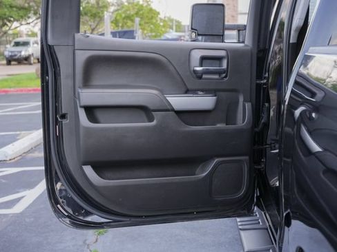 Used 2018 Chevrolet Silverado 1500 LT w/ Texas Edition AWD/4WD image 41
