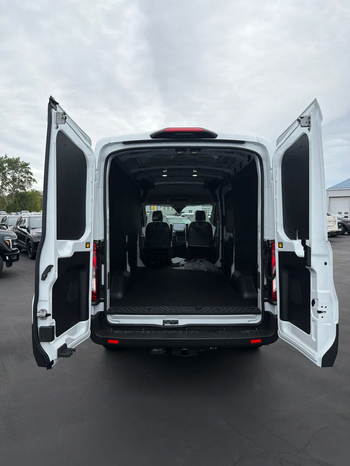 New 2027 Ford Transit 250 148 Medium Roof Extended AWD w/ Load Area Protection Package image 8