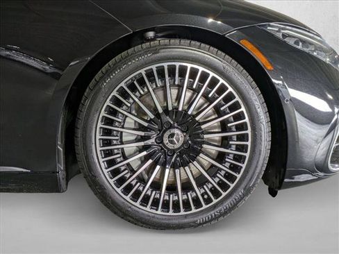 Certified 2022 Mercedes-Benz EQS 580 4MATIC Sedan image 26