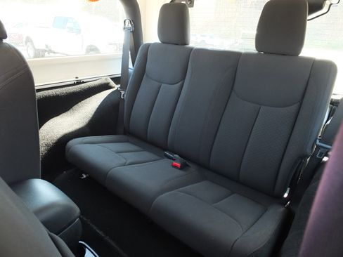 Used 2018 Jeep Wrangler Sport image 12