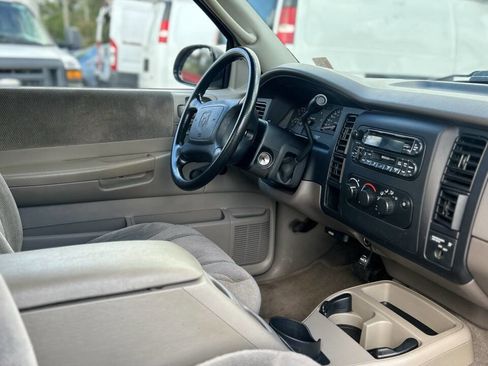 Used 2004 Dodge Dakota SLT image 8