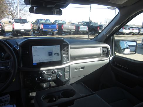 Used 2025 Ford F150 XLT w/ Equipment Group 301A Standard image 13