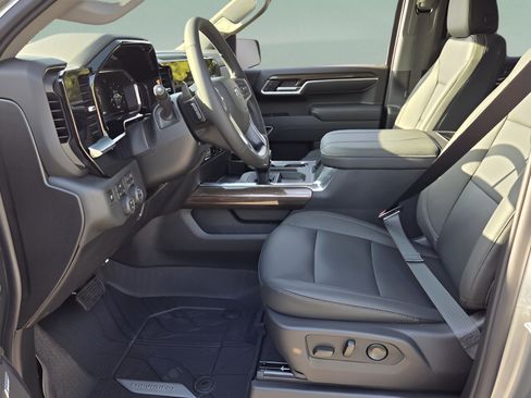 New 2026 Chevrolet Silverado 1500 RST w/ Redline Edition AWD/4WD image 9