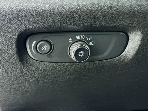 Used 2023 Chevrolet Traverse LT w/ LT Premium Package image 10