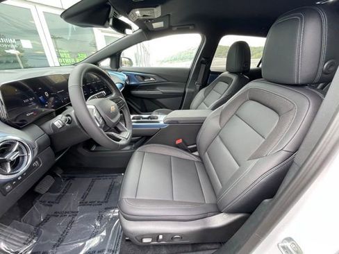 New 2026 Chevrolet Equinox EV LT image 16