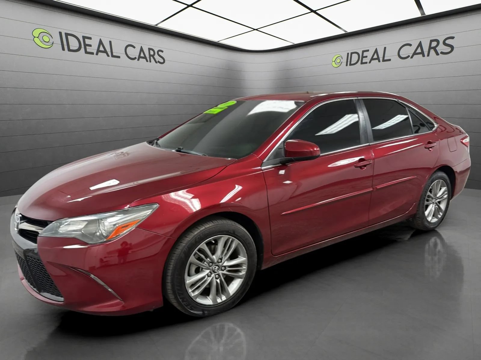 Used 2017 Toyota Camry SE w/ Protection Package (Q2) FWD image 1