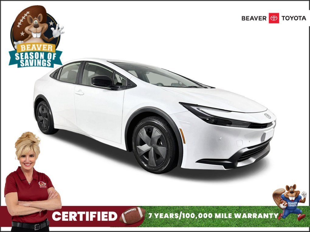 Used 2025 Toyota Prius LE FWD image 1