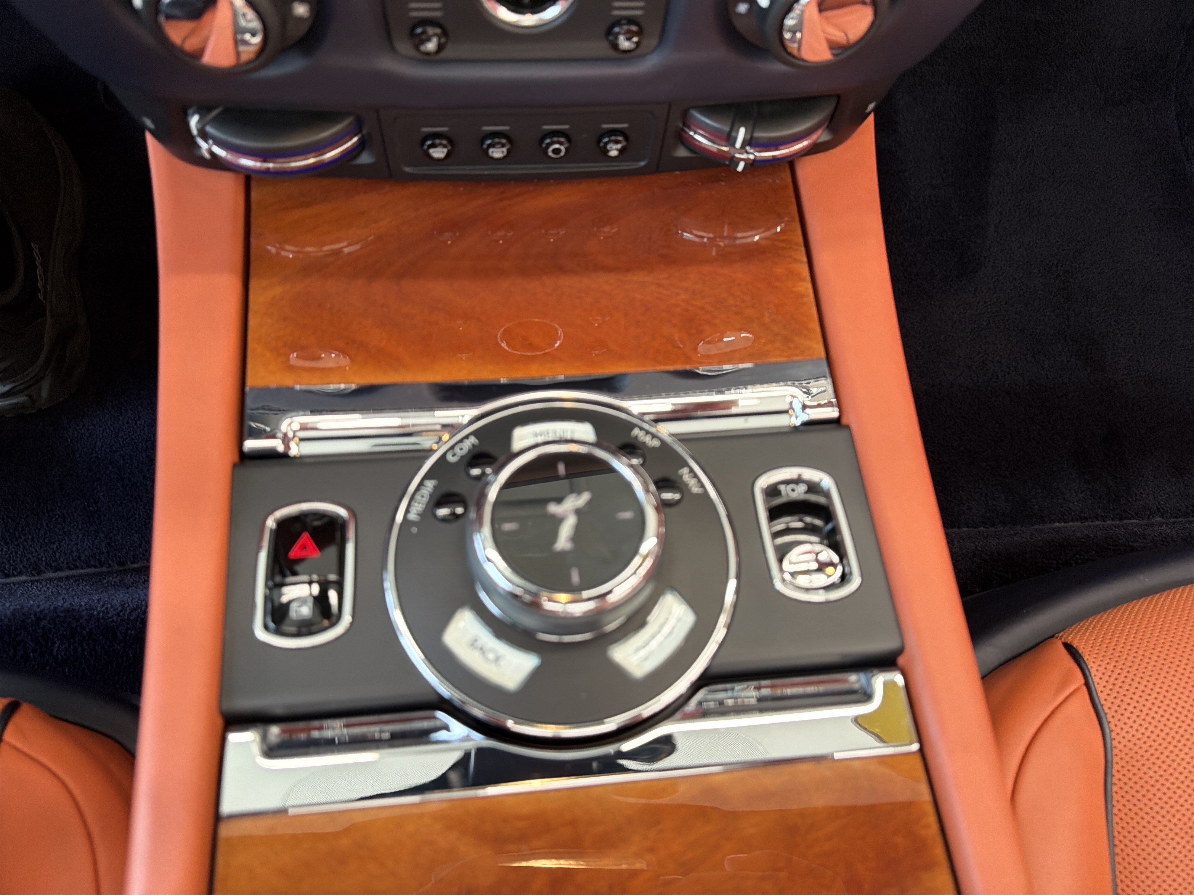 Certified 2018 Rolls-Royce Dawn RWD image 17