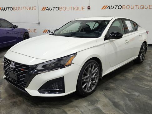 Used 2023 Nissan Altima 2.0 SR image 14