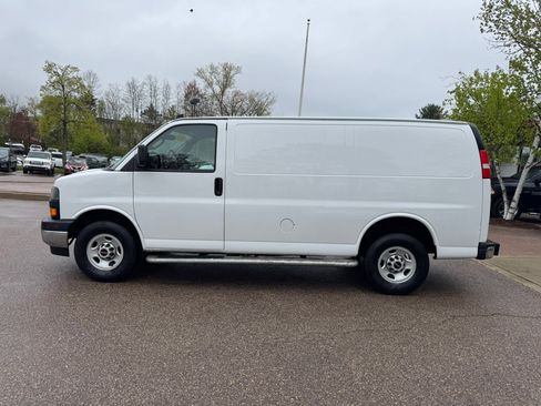 Used 2024 GMC Savana 2500 w/ Driver Convenience Package RWD image 3