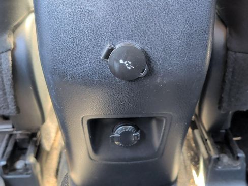Used 2016 Toyota RAV4 LE FWD image 24