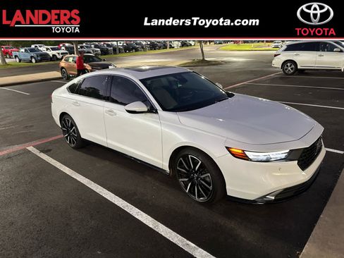 Used 2024 Honda Accord Touring image 1
