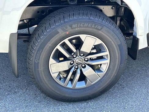 New 2026 Nissan Frontier SV w/ Tow Package AWD/4WD image 11