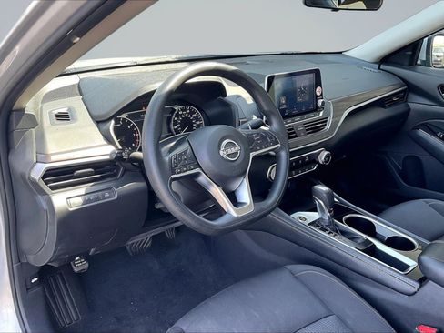 Used 2023 Nissan Altima 2.5 SV FWD image 14