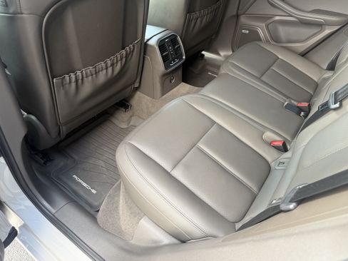 Certified 2021 Porsche Macan Turbo AWD/4WD image 13