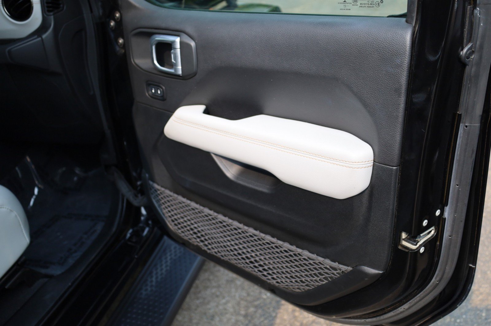 Used 2021 Jeep Wrangler Unlimited Sahara AWD/4WD image 39