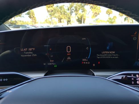 Certified 2024 Cadillac Lyriq Luxury image 31