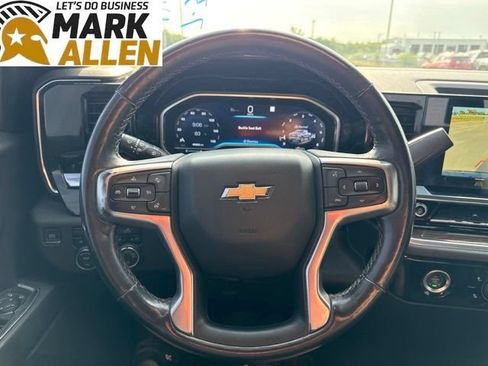 Used 2022 Chevrolet Silverado 1500 LT AWD/4WD image 11