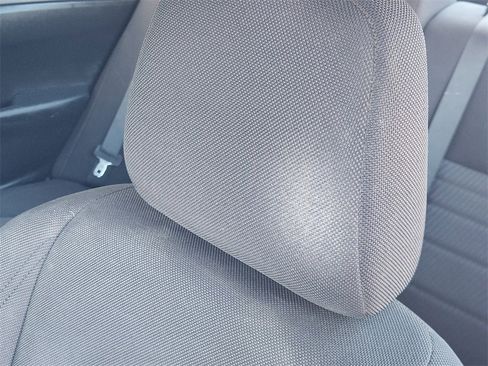 Used 2015 Toyota Camry LE image 23