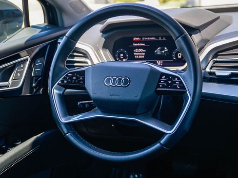 Used 2023 Audi Q4 e-tron Premium Plus w/ Premium Plus RWD image 16