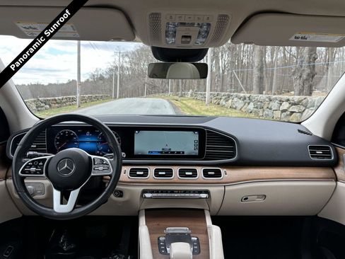 Used 2021 Mercedes-Benz GLE 350 4MATIC w/ AMG Line Exterior image 5