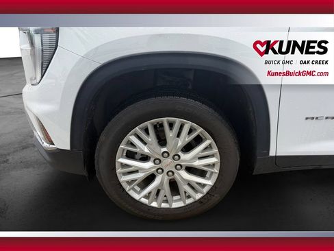 Used 2024 GMC Acadia Elevation FWD image 12