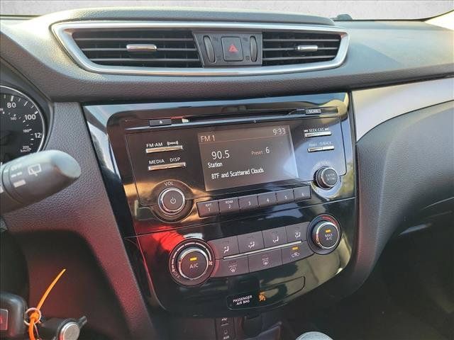 Used 2015 Nissan Rogue S FWD image 19