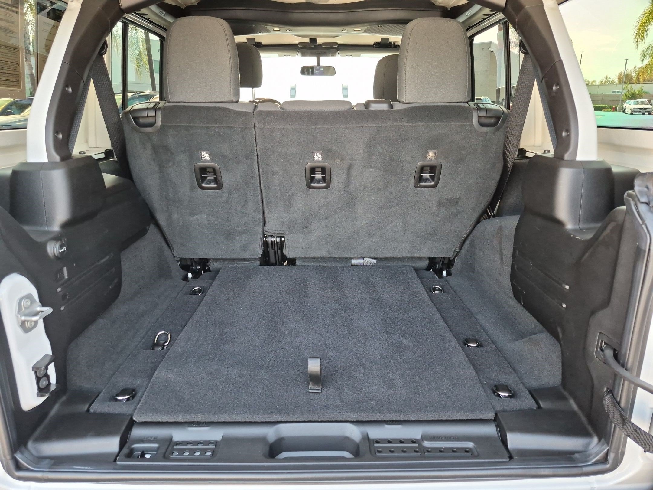 Used 2025 Jeep Wrangler Unlimited Sport AWD/4WD image 32