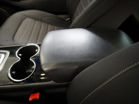 Used 2015 Ford Edge SE image 21