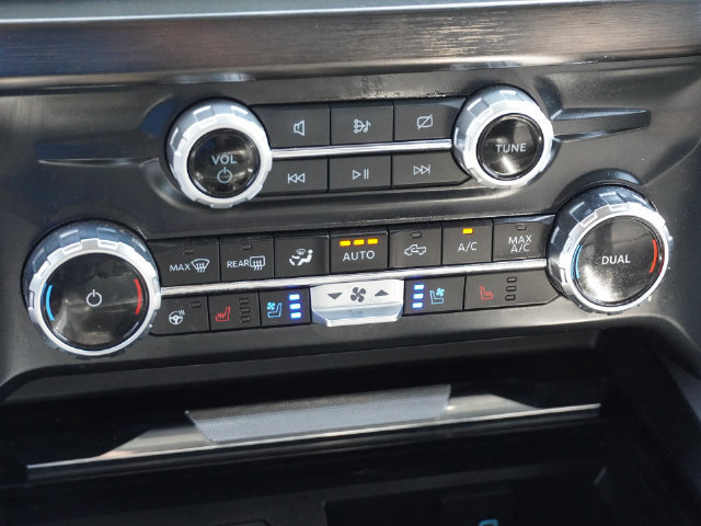 Used 2024 Ford F250 Lariat w/ Sport Appearance Package AWD/4WD image 42