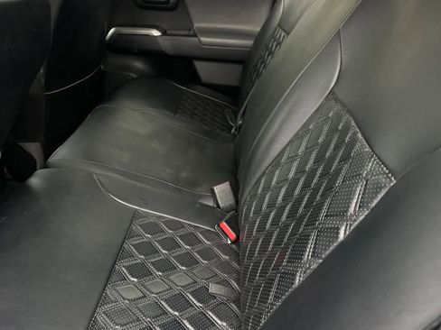 Used 2019 Toyota Tacoma SR5 image 5