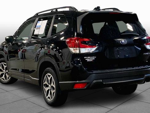 Used 2019 Subaru Forester Premium image 11