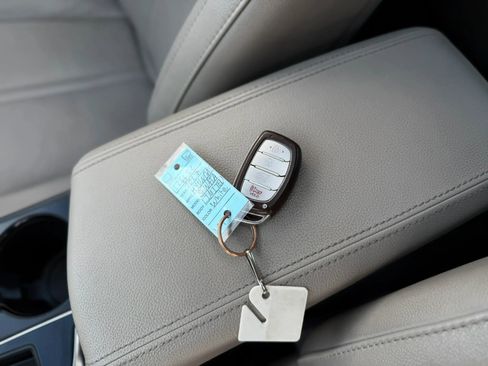 Used 2017 Hyundai Sonata Limited w/ Tech Package 03 image 2