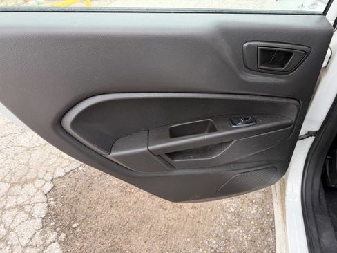 Used 2017 Ford Fiesta SE image 15