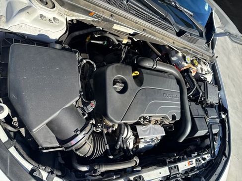 Used 2023 Chevrolet Malibu LT image 27