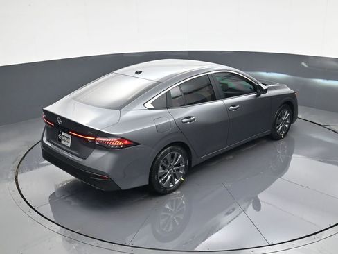 New 2026 Nissan Sentra SL w/ Floor Mat Package FWD image 31
