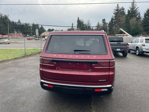 Used 2024 Jeep Wagoneer Series III image 6