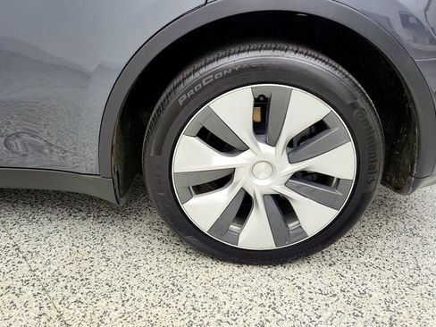Used 2023 Tesla Model Y Long Range AWD/4WD image 9