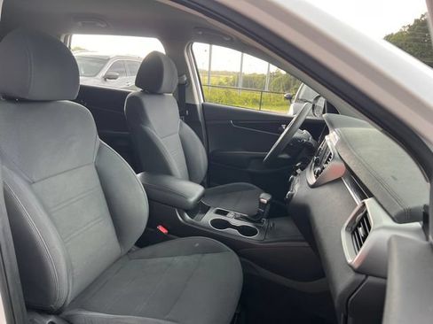 Used 2019 Kia Sorento FWD image 27