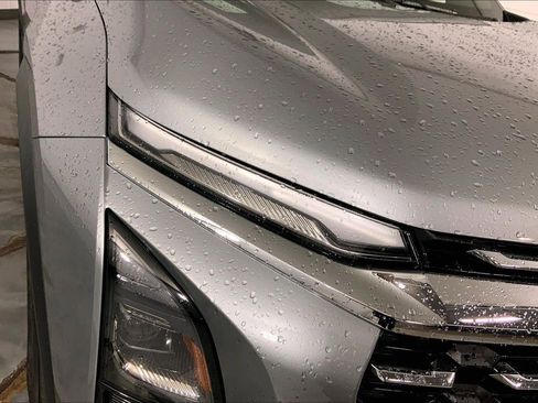 Used 2025 Chevrolet Equinox LT image 26