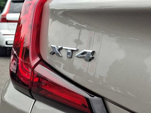 Used 2023 Cadillac XT4 Luxury w/ Cold Weather Package FWD image 33